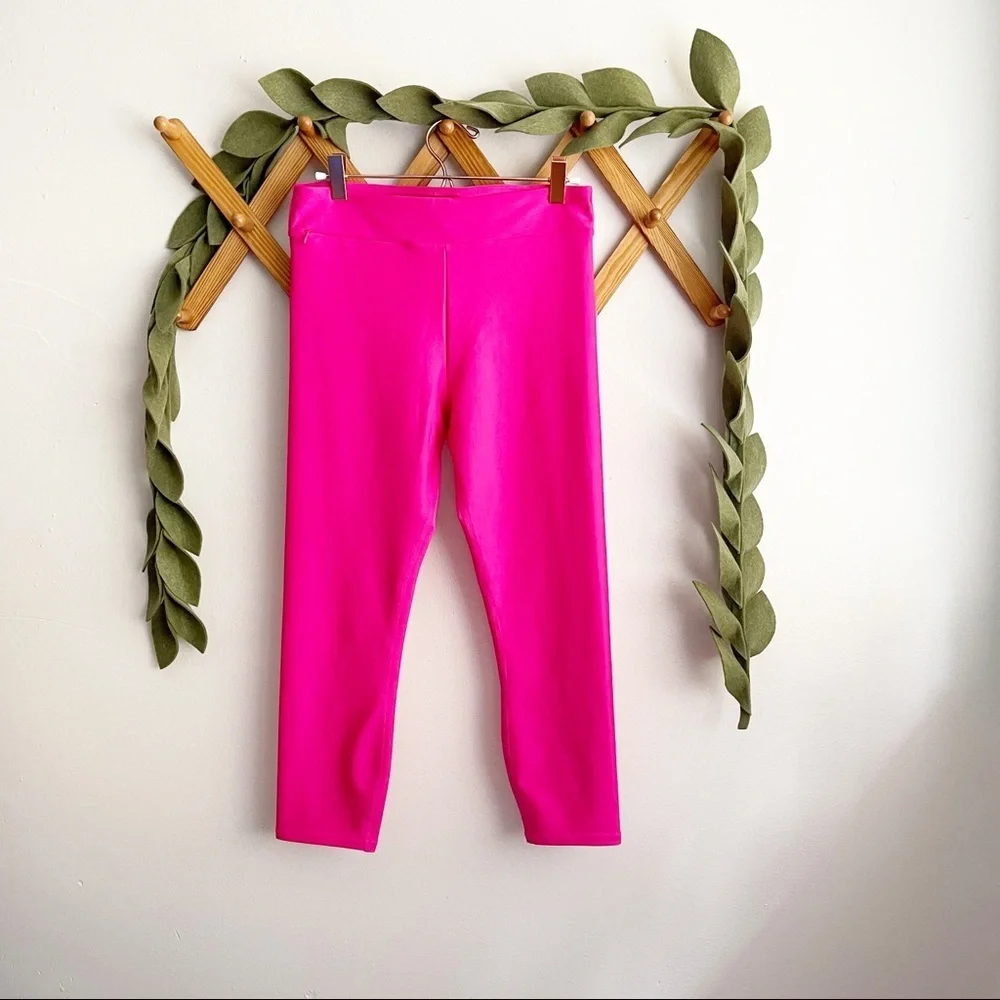 ALO Airlift Hot Pink Cropped High Rise Leggings